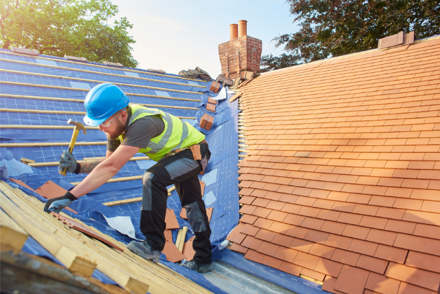 Replacing roof tiles